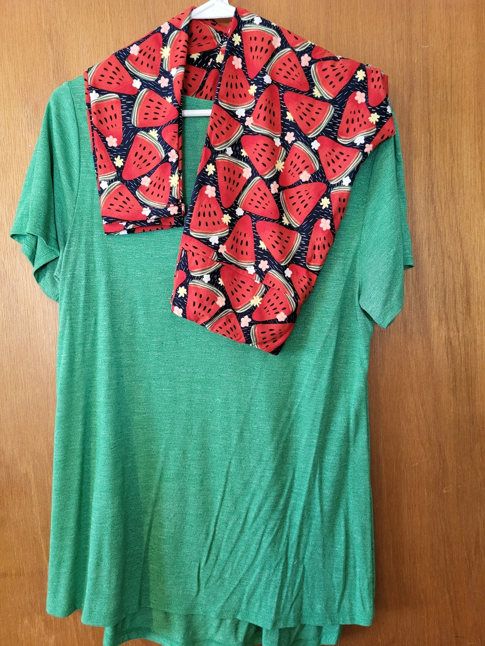 LuLaRoe Red Watermelon Print Leggings W Green Classic Tee